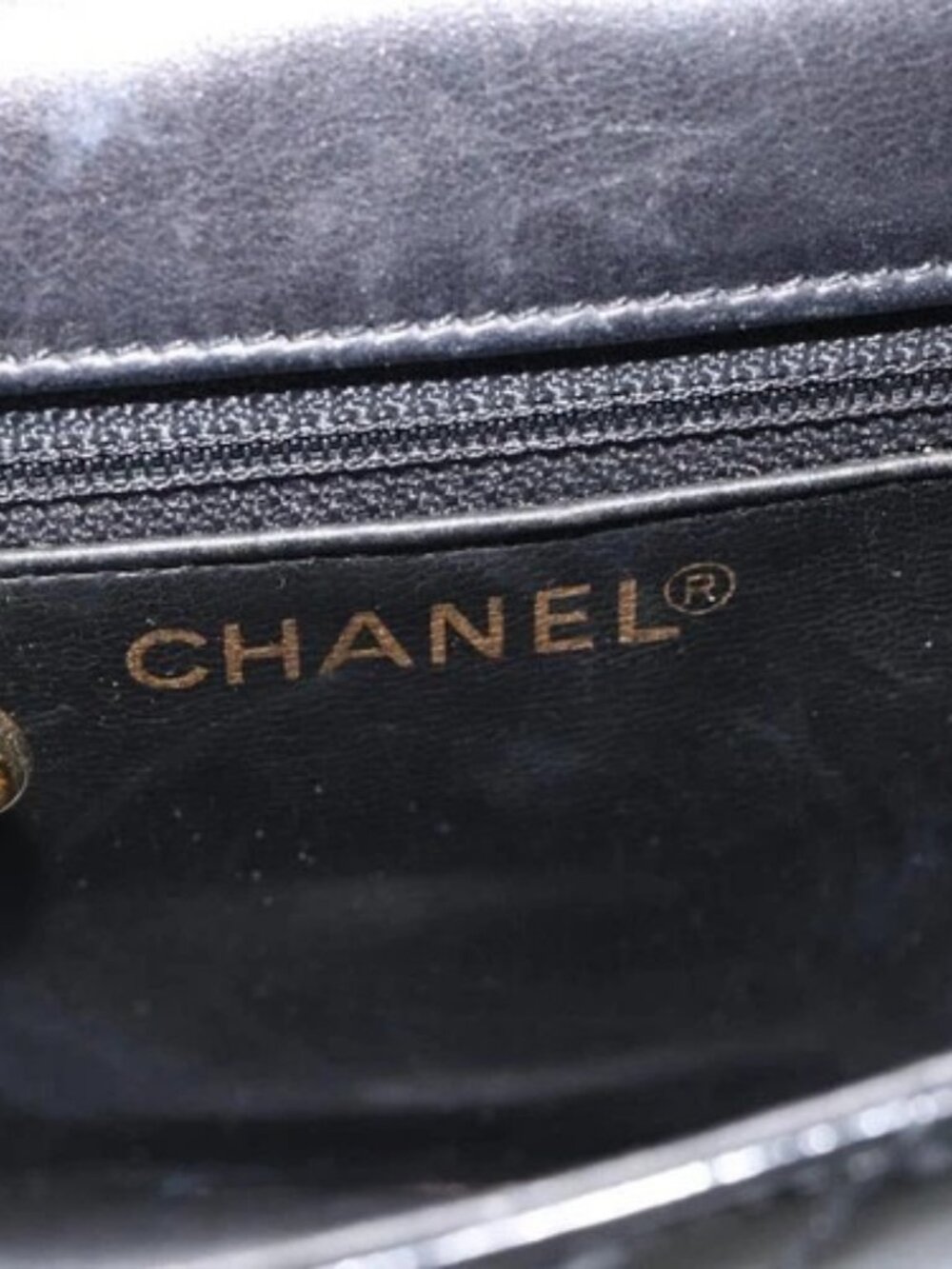 CHANEL V Stitch Waist bag Patent leather Black Gold CC Auth bs18829 - Picture 9 of 16